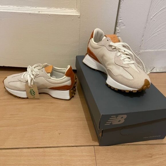 NWT New Balance 327 Retro 70s Sneakers in Sea Salt with Rust Oxide Size 6.5 - Picture 5 of 8